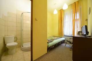Проживание в семье Apartaments Piotrkowska Лодзь Двухместный номер с 1 кроватью и собственной ванной комнатой-4